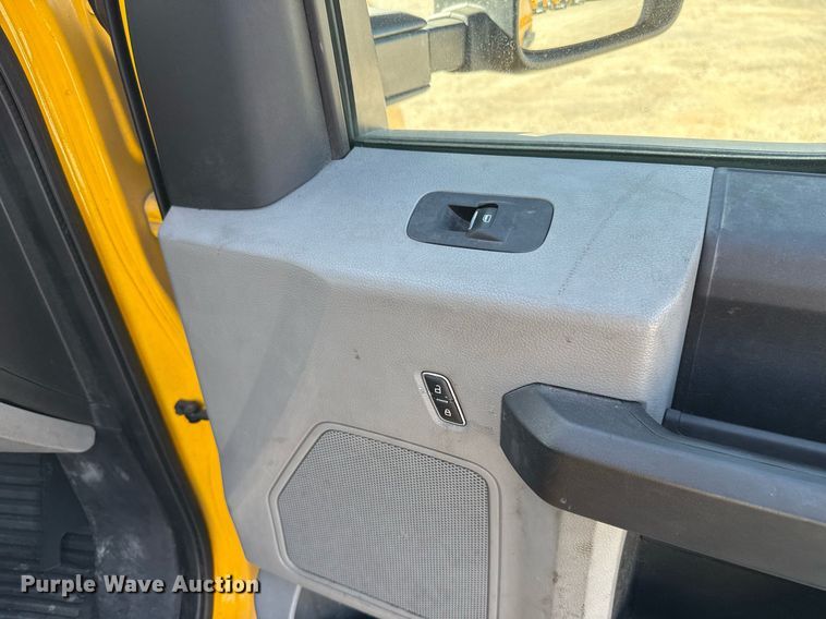 image for item EJ4552 2018 Ford F350 Super Duty XL utility bed pickup truck