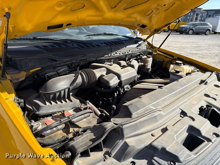 image for item EJ4552 2018 Ford F350 Super Duty XL utility bed pickup truck