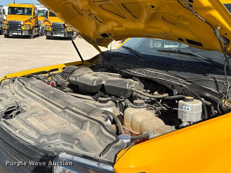 image for item EJ4552 2018 Ford F350 Super Duty XL utility bed pickup truck