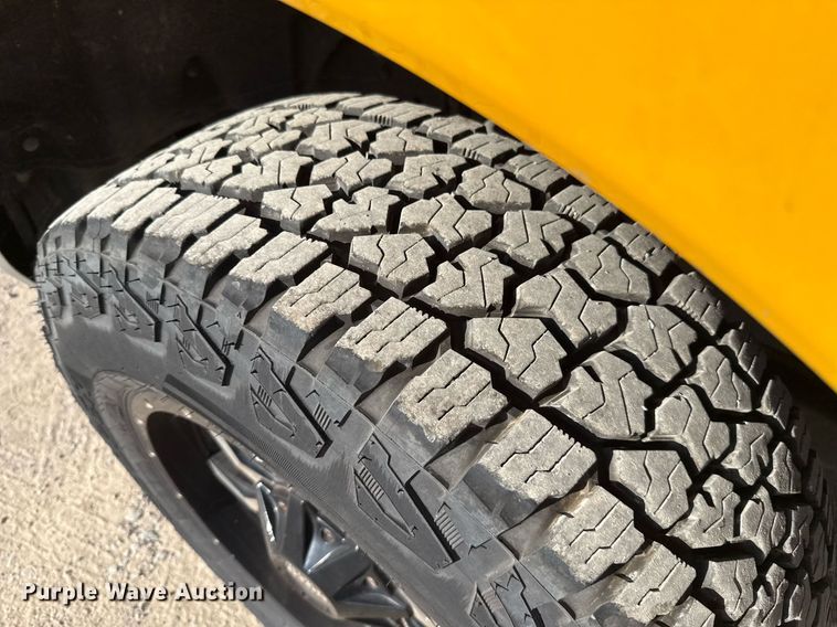 image for item EJ4552 2018 Ford F350 Super Duty XL utility bed pickup truck