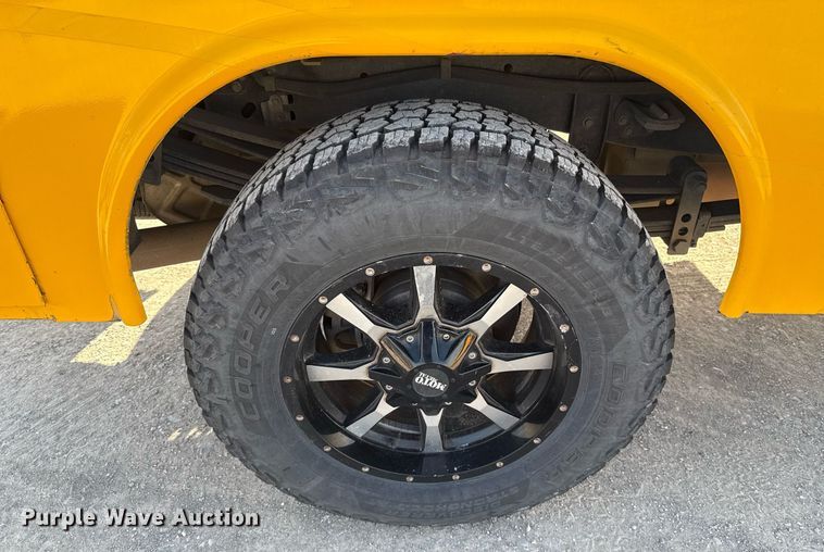 image for item EJ4552 2018 Ford F350 Super Duty XL utility bed pickup truck