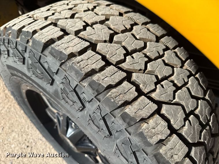 image for item EJ4552 2018 Ford F350 Super Duty XL utility bed pickup truck