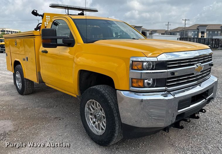 image for item EJ4553 2017 Chevrolet Silverado 3500HD utility bed pickup truck