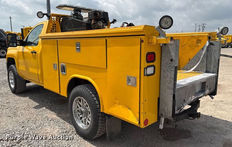 image for item EJ4553 2017 Chevrolet Silverado 3500HD utility bed pickup truck