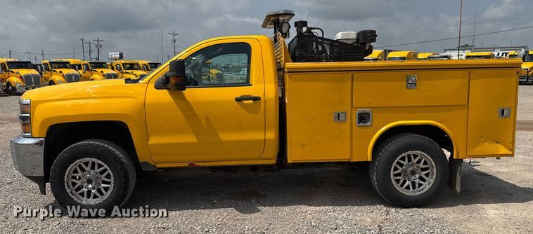 image for item EJ4553 2017 Chevrolet Silverado 3500HD utility bed pickup truck