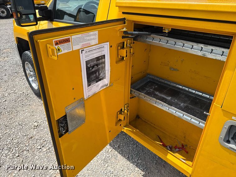 image for item EJ4553 2017 Chevrolet Silverado 3500HD utility bed pickup truck