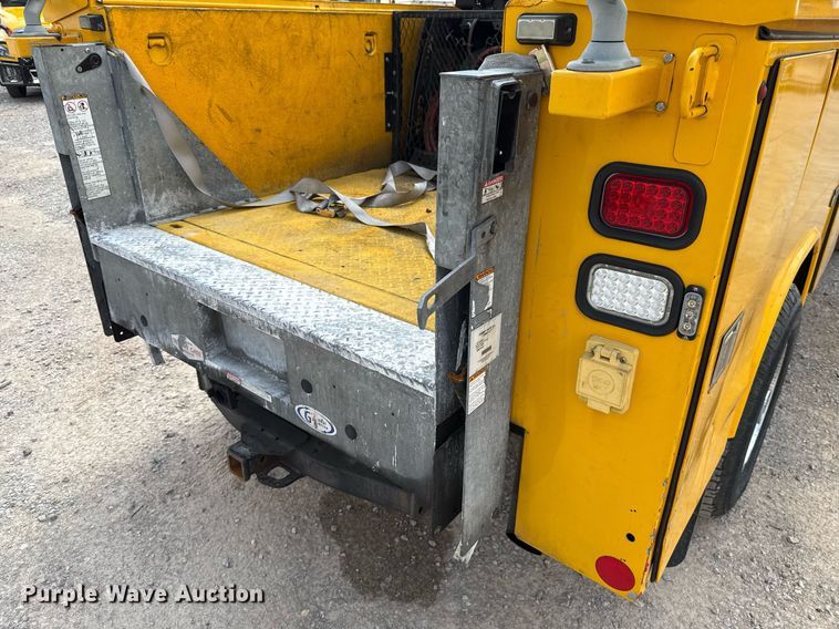 image for item EJ4553 2017 Chevrolet Silverado 3500HD utility bed pickup truck