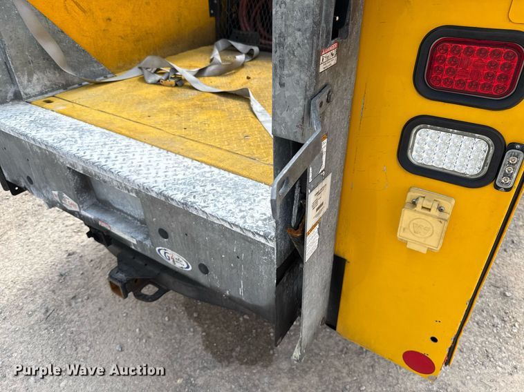 image for item EJ4553 2017 Chevrolet Silverado 3500HD utility bed pickup truck