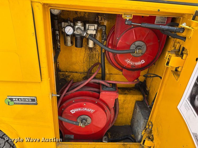 image for item EJ4553 2017 Chevrolet Silverado 3500HD utility bed pickup truck