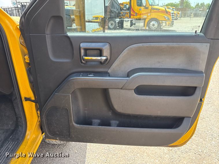 image for item EJ4553 2017 Chevrolet Silverado 3500HD utility bed pickup truck