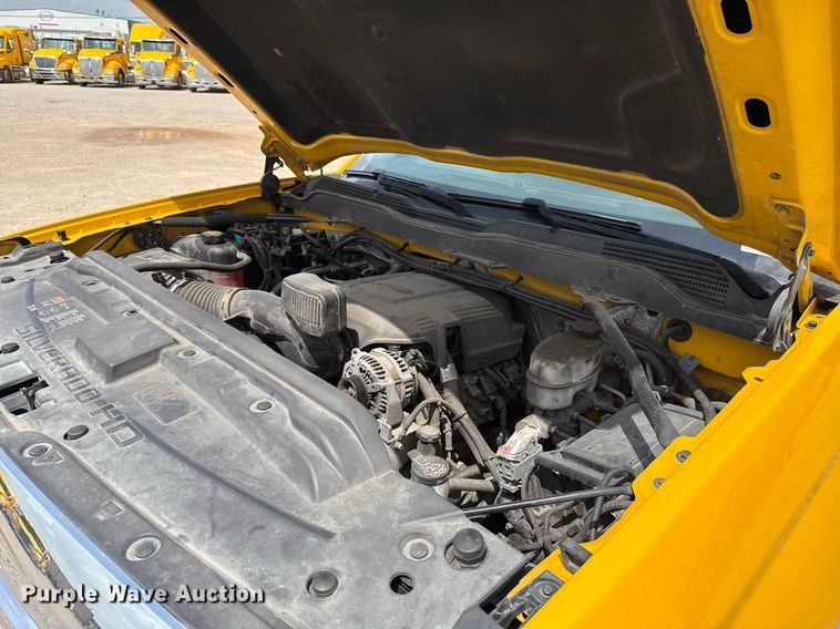 image for item EJ4553 2017 Chevrolet Silverado 3500HD utility bed pickup truck