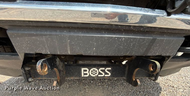 image for item EJ4553 2017 Chevrolet Silverado 3500HD utility bed pickup truck