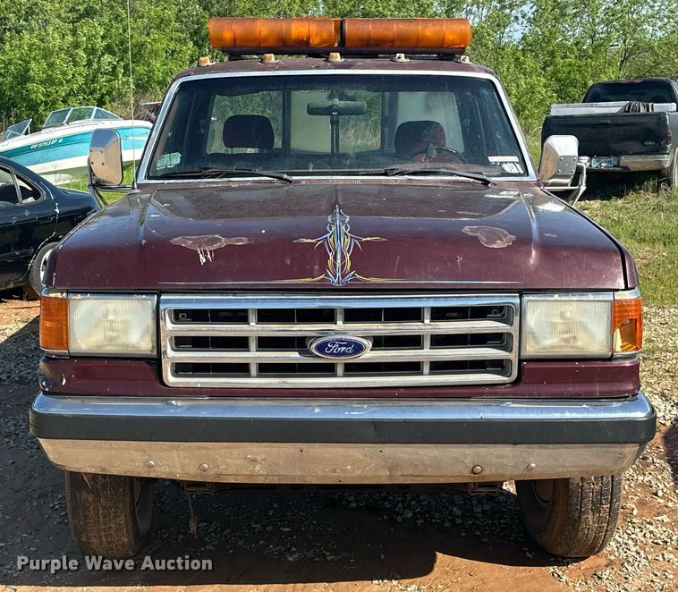 image for item EJ8678 1988 Ford F450 Super Duty rollback truck