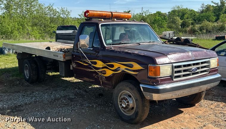 image for item EJ8678 1988 Ford F450 Super Duty rollback truck