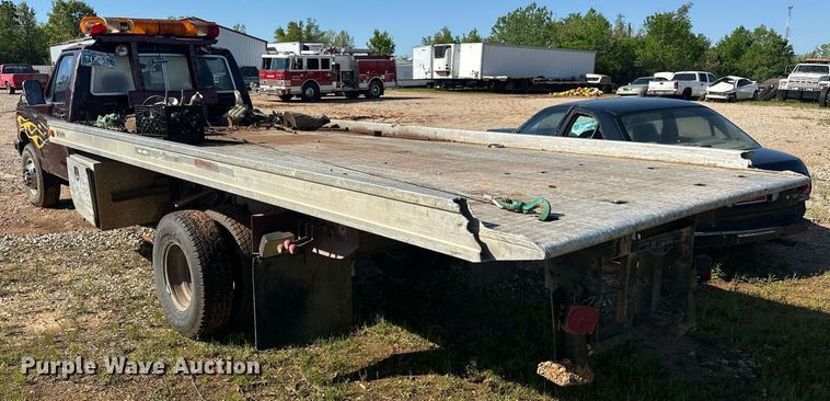 image for item EJ8678 1988 Ford F450 Super Duty rollback truck