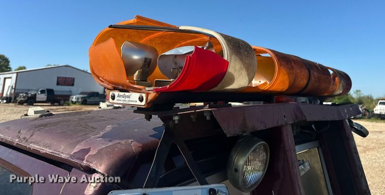 image for item EJ8678 1988 Ford F450 Super Duty rollback truck