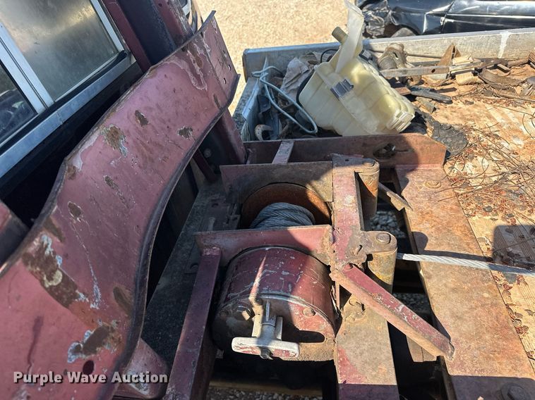 image for item EJ8678 1988 Ford F450 Super Duty rollback truck