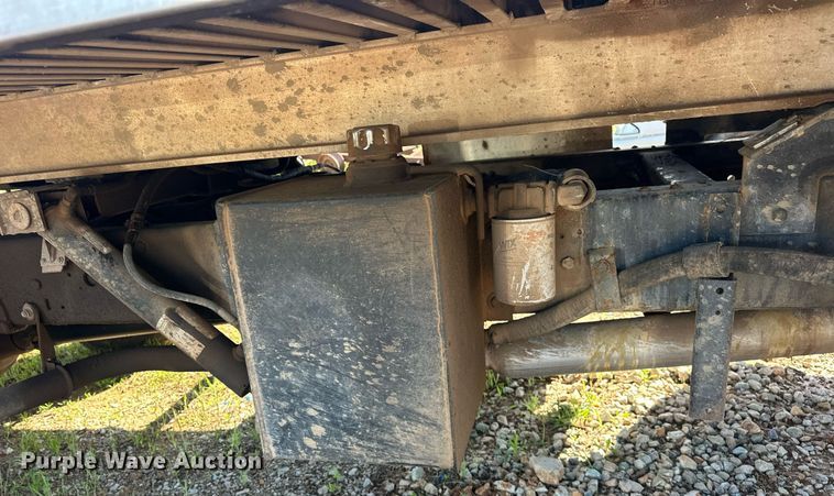 image for item EJ8678 1988 Ford F450 Super Duty rollback truck