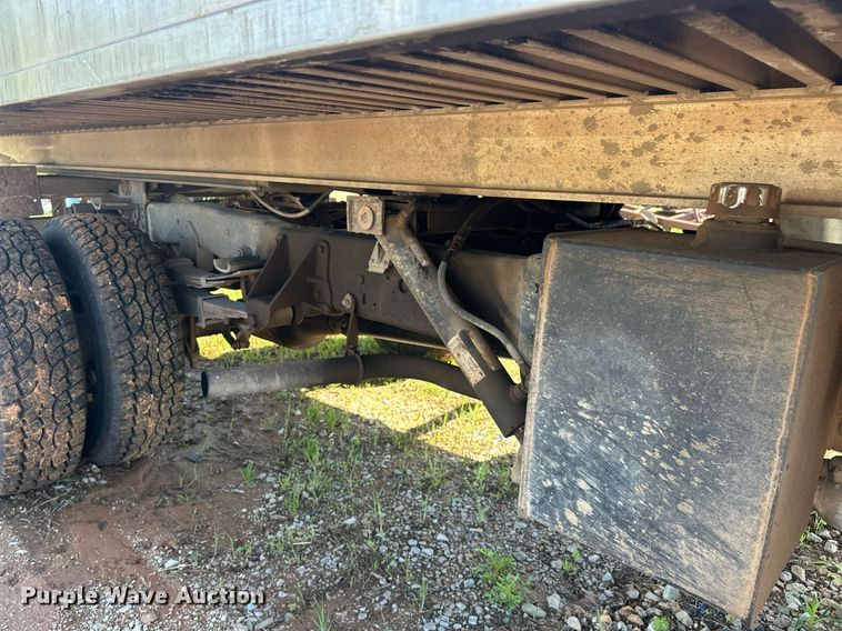 image for item EJ8678 1988 Ford F450 Super Duty rollback truck