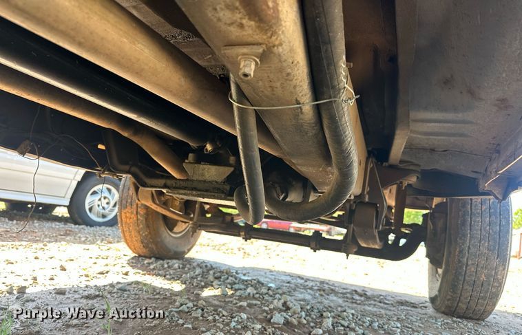 image for item EJ8678 1988 Ford F450 Super Duty rollback truck