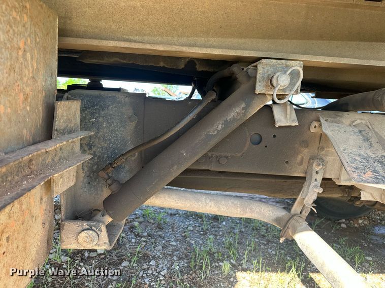 image for item EJ8678 1988 Ford F450 Super Duty rollback truck