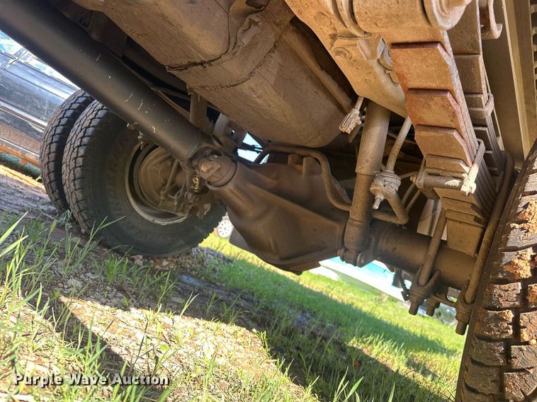 image for item EJ8678 1988 Ford F450 Super Duty rollback truck