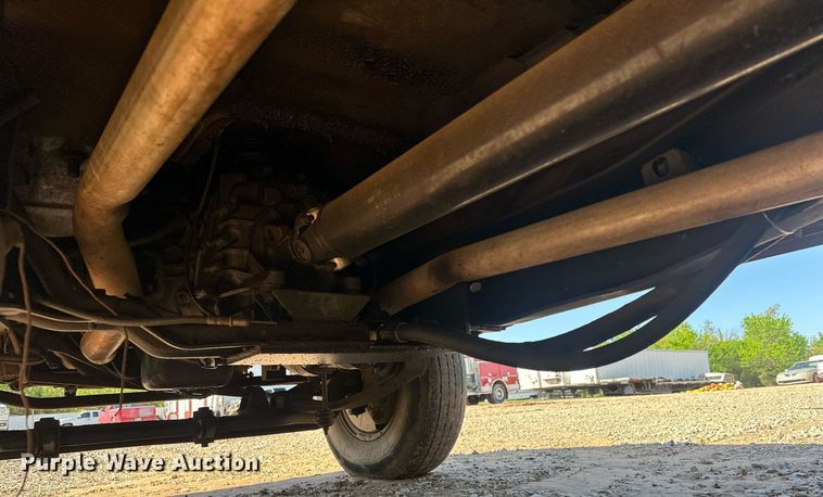 image for item EJ8678 1988 Ford F450 Super Duty rollback truck