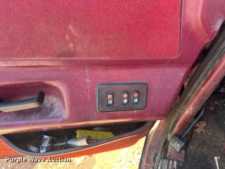 image for item EJ8678 1988 Ford F450 Super Duty rollback truck