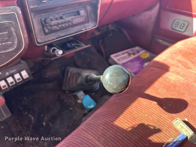 image for item EJ8678 1988 Ford F450 Super Duty rollback truck