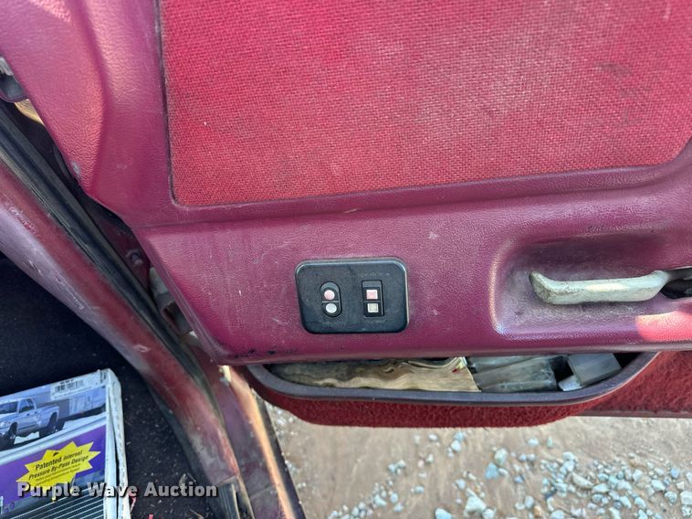 image for item EJ8678 1988 Ford F450 Super Duty rollback truck