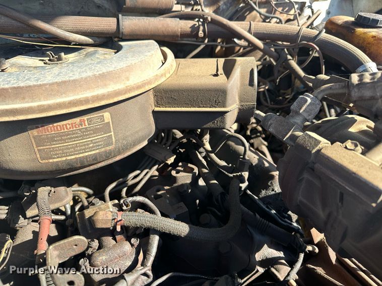 image for item EJ8678 1988 Ford F450 Super Duty rollback truck