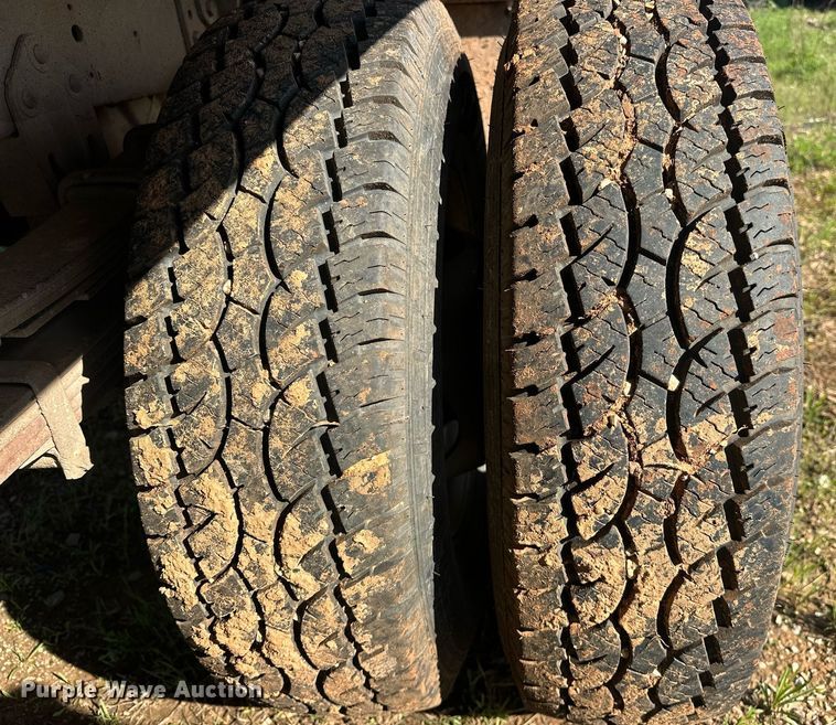 image for item EJ8678 1988 Ford F450 Super Duty rollback truck