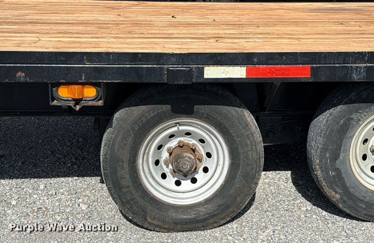 image for item EJ8767 2012 Texas Pride Trailers FT820514KGB flatbed trailer