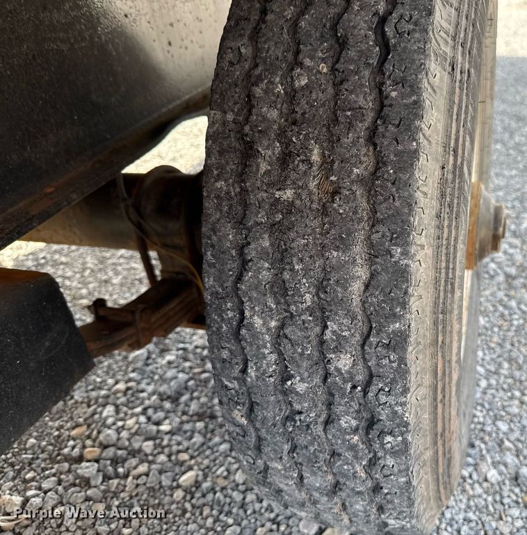 image for item EJ8767 2012 Texas Pride Trailers FT820514KGB flatbed trailer