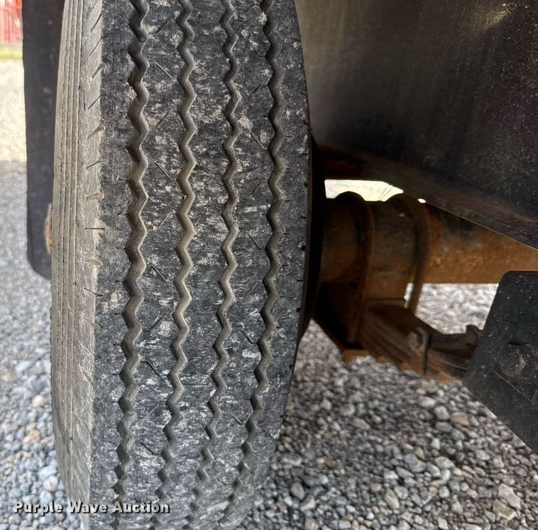 image for item EJ8767 2012 Texas Pride Trailers FT820514KGB flatbed trailer