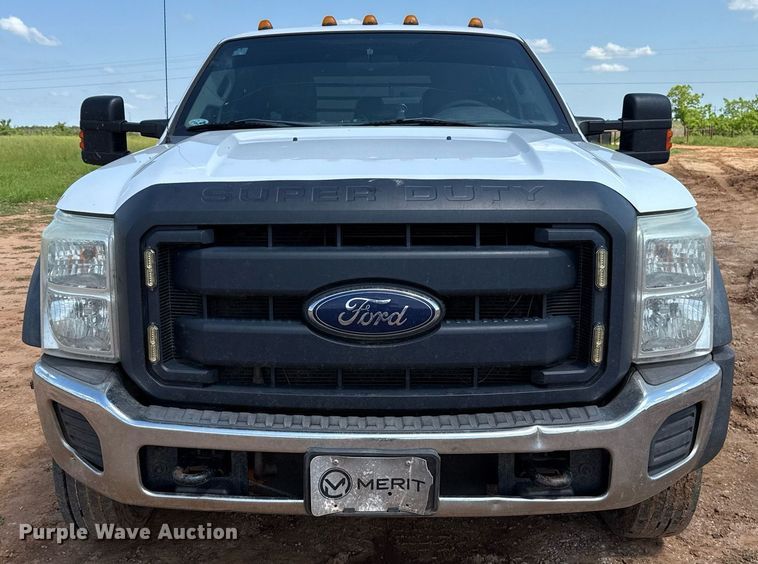 image for item EJ8774 2014 Ford F550 Crew Cab flatbed truck