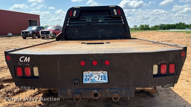 image for item EJ8774 2014 Ford F550 Crew Cab flatbed truck