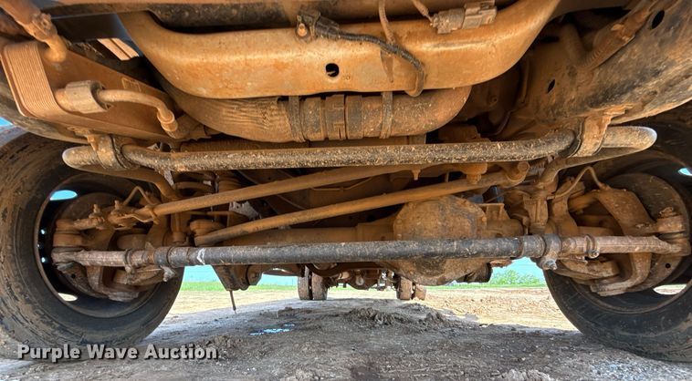 image for item EJ8774 2014 Ford F550 Crew Cab flatbed truck