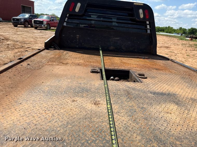 image for item EJ8774 2014 Ford F550 Crew Cab flatbed truck