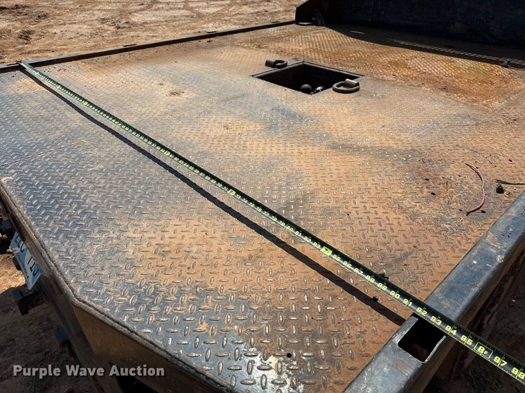 image for item EJ8774 2014 Ford F550 Crew Cab flatbed truck