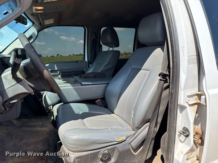 image for item EJ8774 2014 Ford F550 Crew Cab flatbed truck