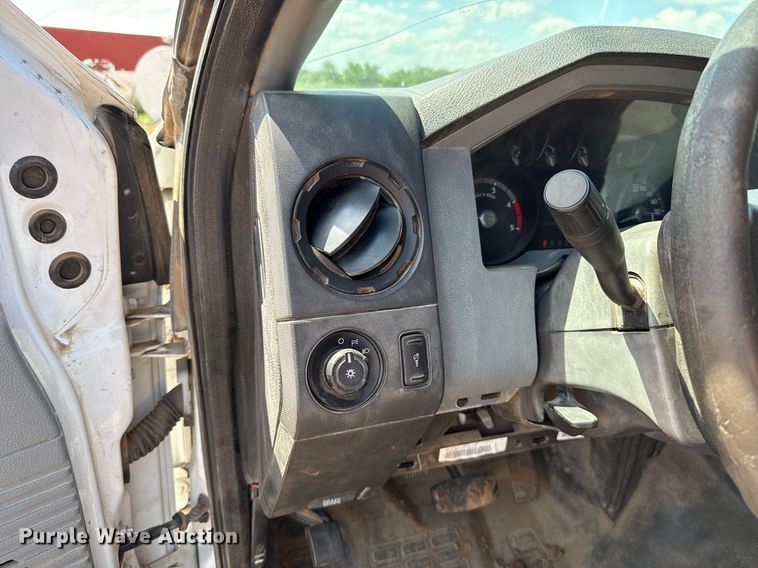 image for item EJ8774 2014 Ford F550 Crew Cab flatbed truck