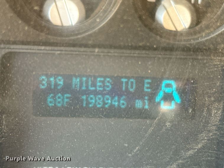 image for item EJ8774 2014 Ford F550 Crew Cab flatbed truck