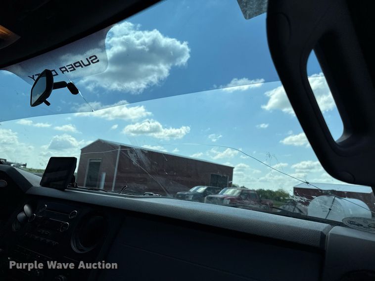 image for item EJ8774 2014 Ford F550 Crew Cab flatbed truck