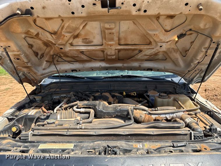 image for item EJ8774 2014 Ford F550 Crew Cab flatbed truck