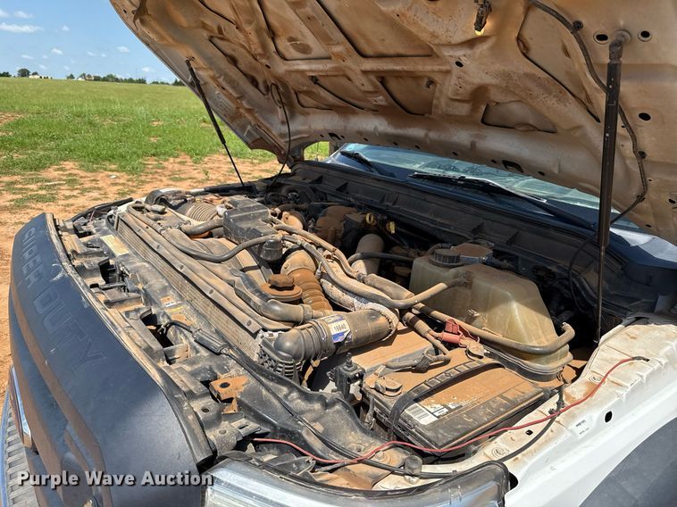 image for item EJ8774 2014 Ford F550 Crew Cab flatbed truck