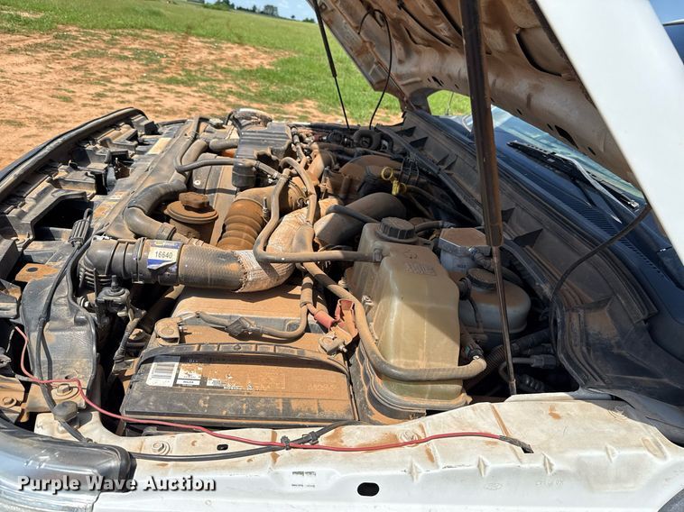 image for item EJ8774 2014 Ford F550 Crew Cab flatbed truck