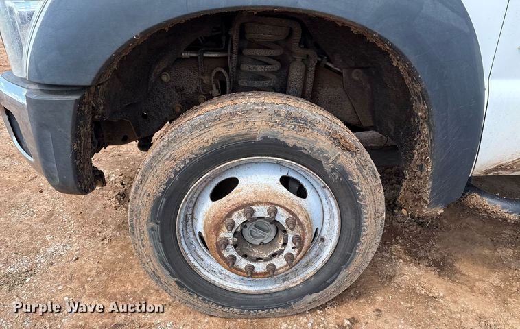 image for item EJ8774 2014 Ford F550 Crew Cab flatbed truck