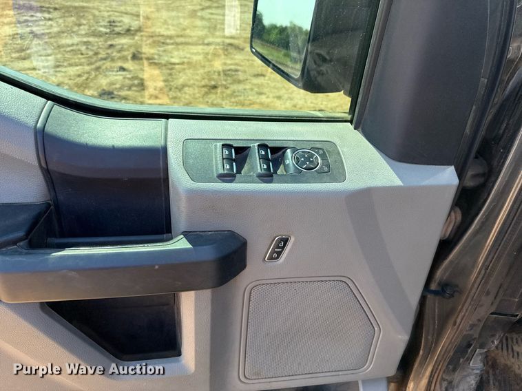 image for item EJ8776 2018 Ford F150 SuperCrew pickup truck