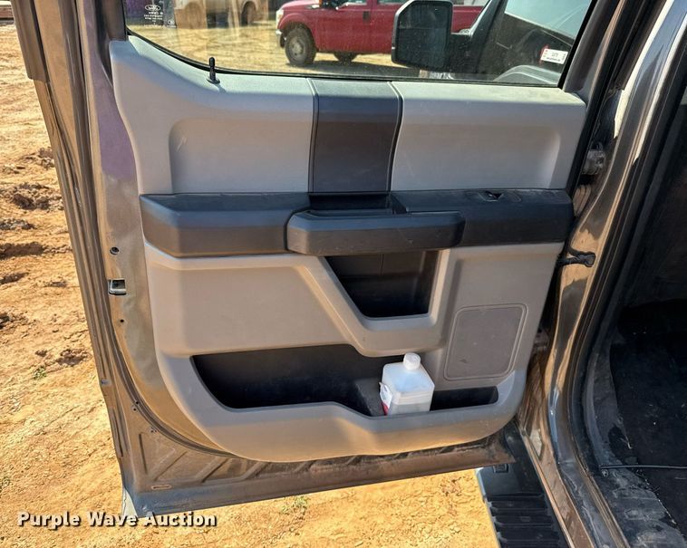 image for item EJ8776 2018 Ford F150 SuperCrew pickup truck